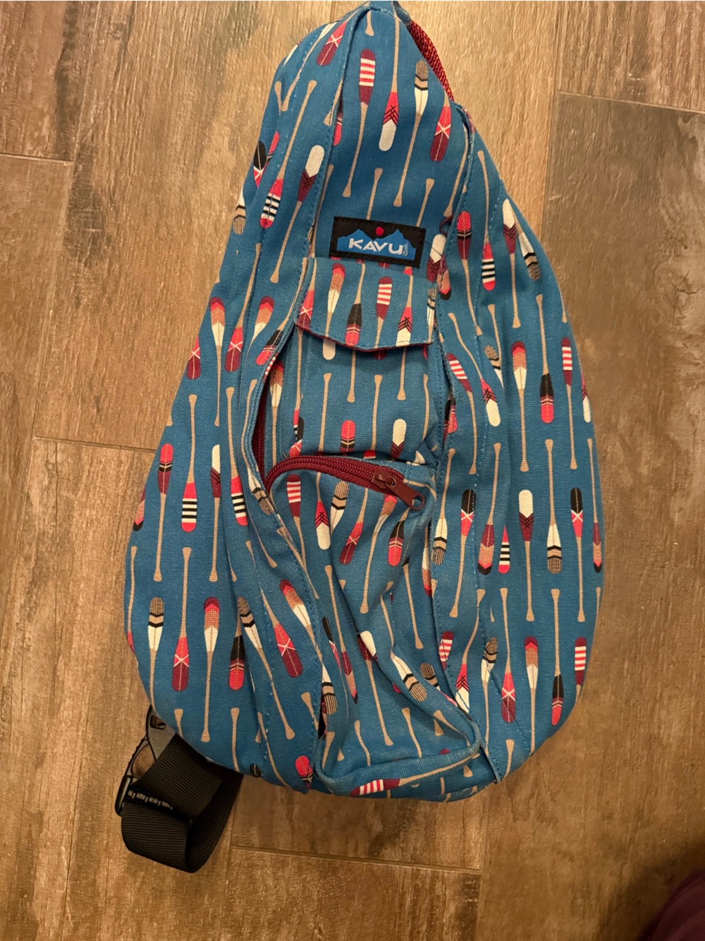 Large kavu sling bag with oars